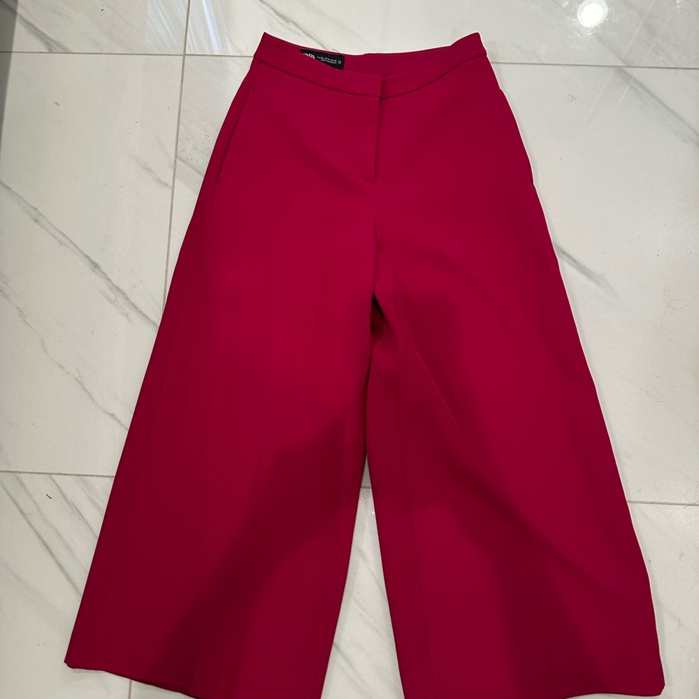 Zara Women's Wide-Leg Pants in Vibrant Red Culotte